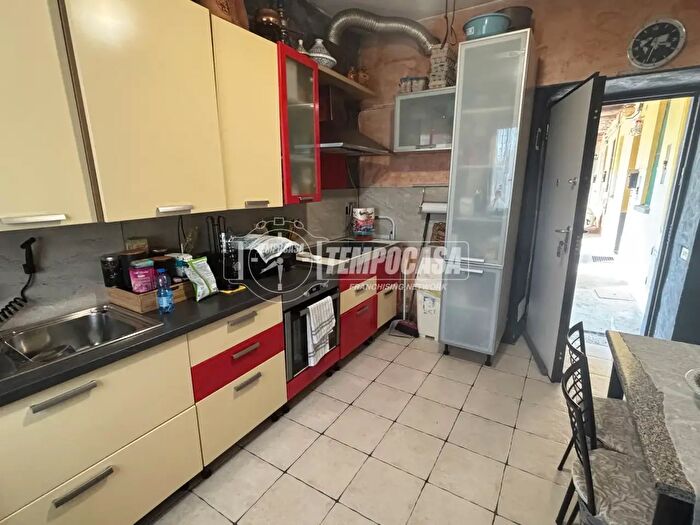 Appartamento trilocale in vendita in Bregnano