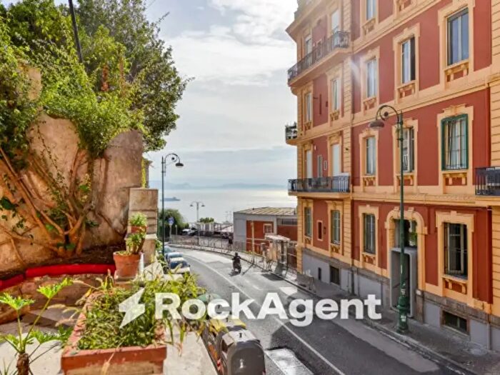 Appartamento quadrilocale in vendita in Via Torquato Tasso, Napoli