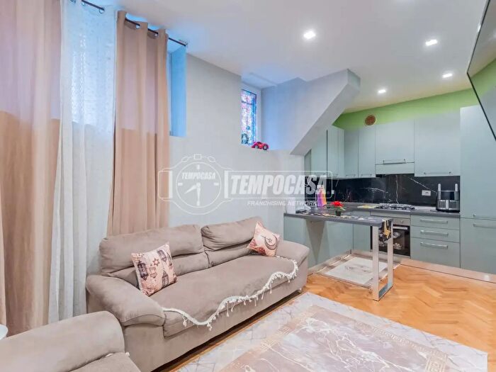 Appartamento trilocale in vendita in Via Trevi, Milano