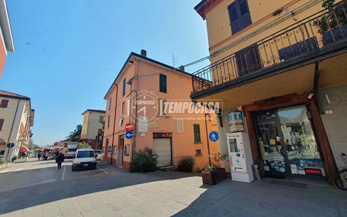 Appartamento quadrilocale in vendita in Piazzetta Giovanni da Riolo, Riolo Terme