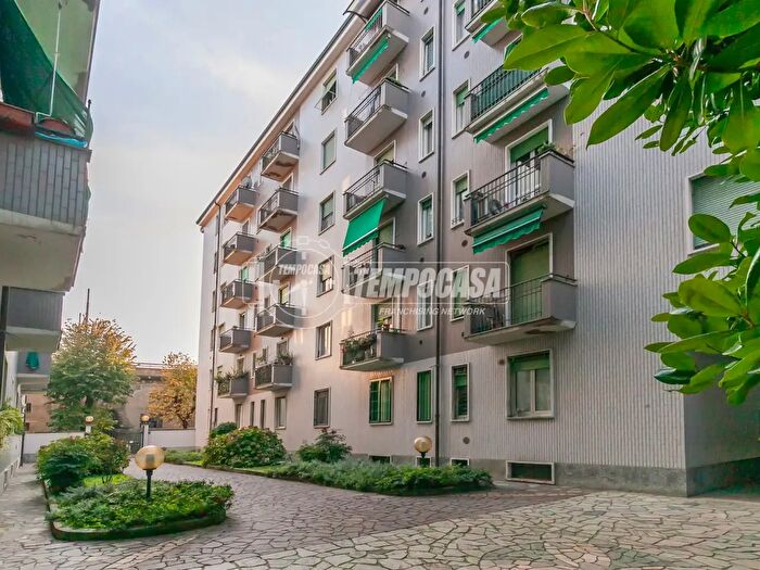 Appartamento bilocale in vendita in Piazza Greco, Milano