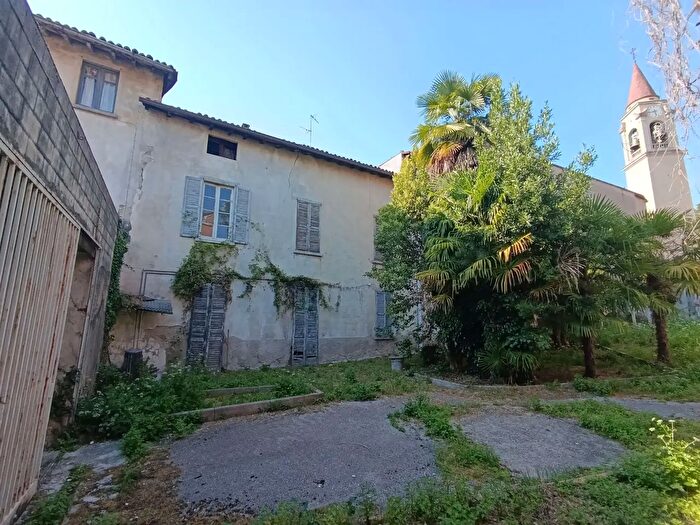 Casa con 9 locali in vendita in Via Fiume, Lecco