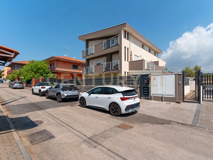 Appartamento trilocale in vendita in Via Monte Rosa b, San Giovanni La Punta