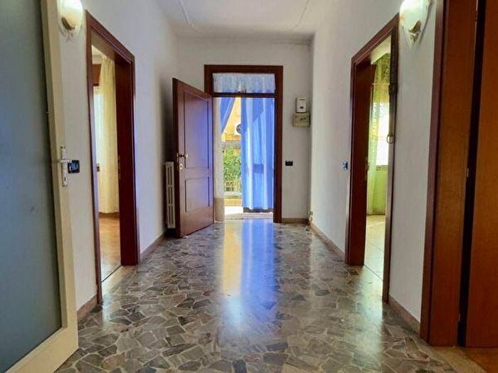 Casa con 5 locali in vendita in Via Girolamo Fracastoro, Padova
