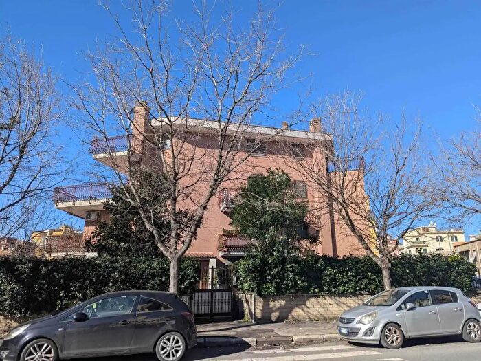 Appartamento bilocale in vendita in Via Pietro Gasparri, Roma