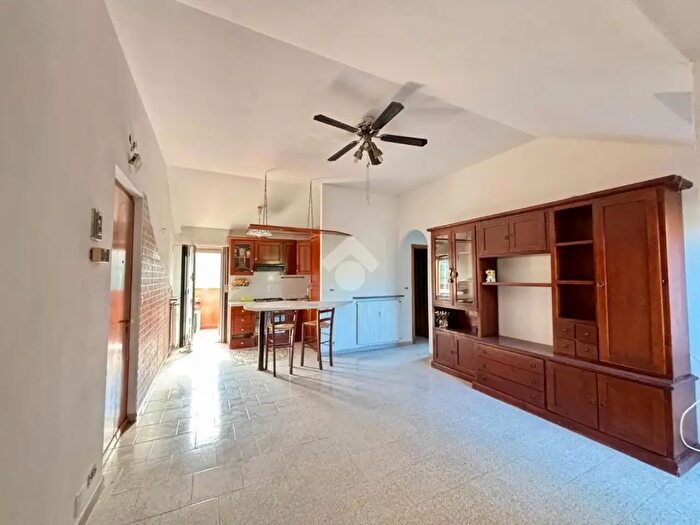 Appartamento trilocale in vendita in Via Vicomorasso, SantOlcese