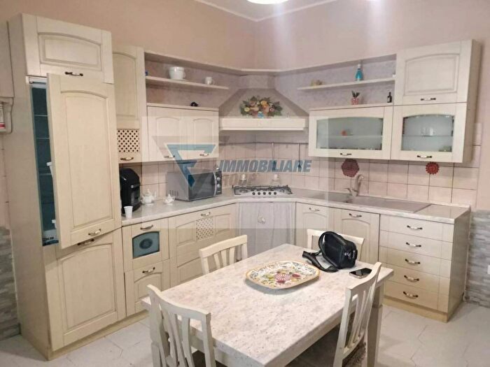 Appartamento trilocale in affitto in Via Firenze, Priolo Gargallo