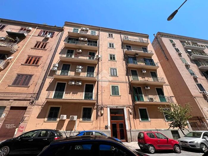 Appartamento con 5 locali in vendita in Via Corrado Lancia, Palermo