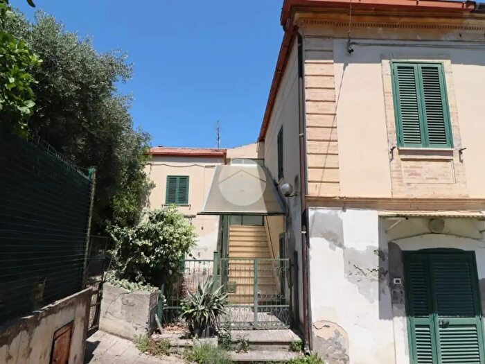Casa con 5 locali in vendita in Viale dello Splendore, Giulianova