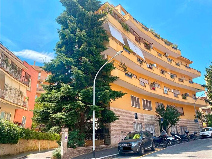 Appartamento bilocale in affitto in Via Livio Andronico, Balduina, Roma