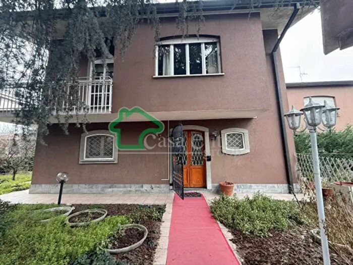 Casa con 5 locali in vendita in Via Martiri della Cagnola, Montanaso Lombardo