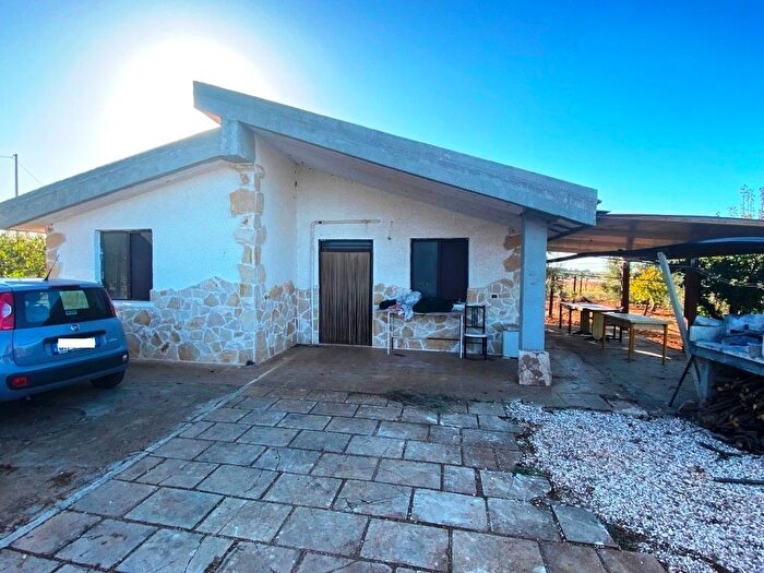 Casa bilocale in vendita in Via Acquaviva, Casamassima