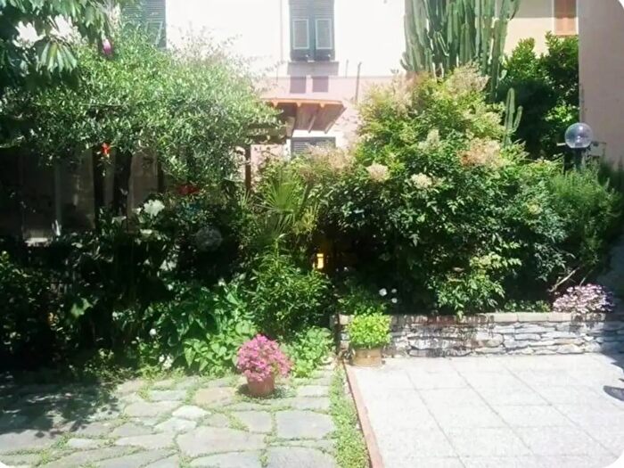 Appartamento con 6 locali in vendita in Via Argiroffo, Chiavari