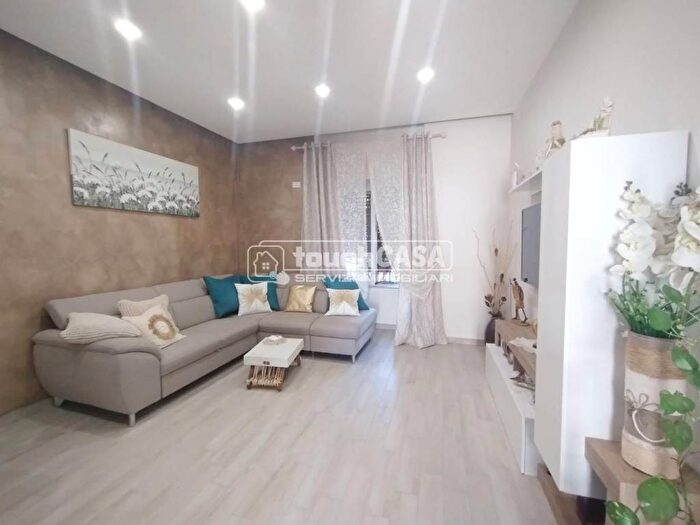 Appartamento bilocale in affitto in Via Arturo Garofalo, Aversa