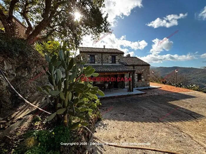 Casa con 6 locali in vendita in Strada Provinciale Cefalùcampella, Cefalu