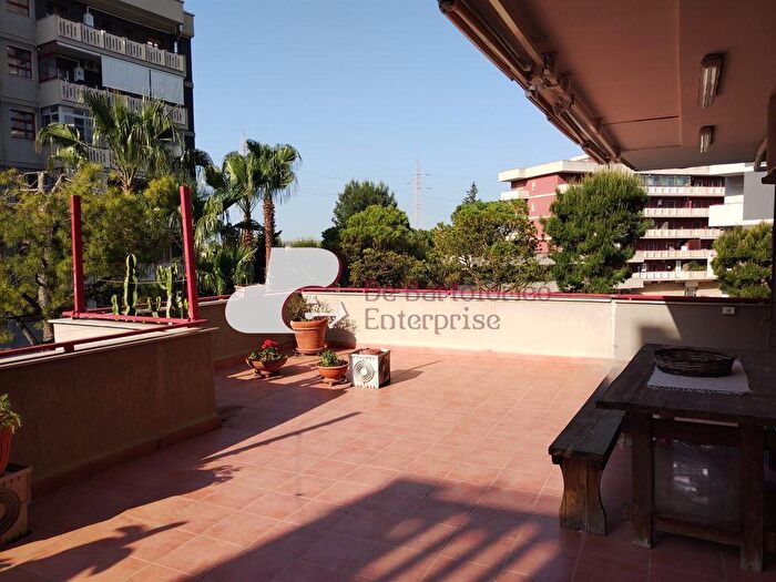 Appartamento con 5 locali in vendita in Via Camillo Rosalba, Bari