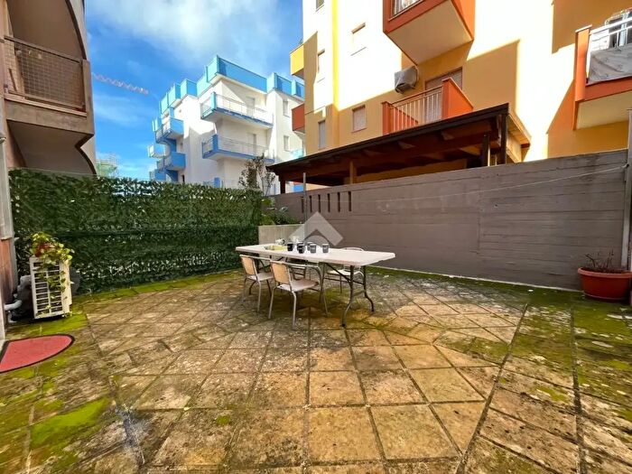 Appartamento trilocale in vendita in Via Salento, Gallipoli