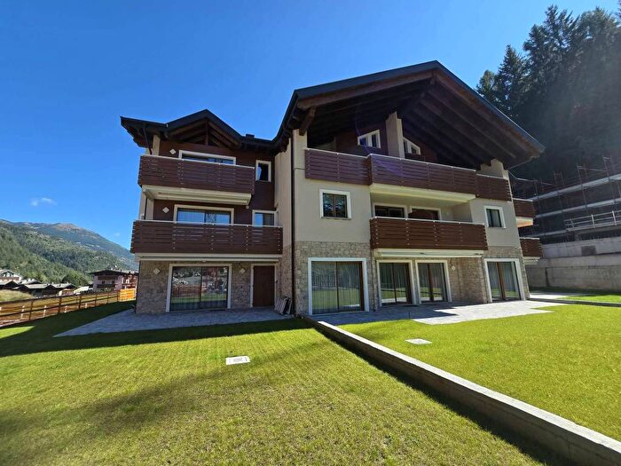 Appartamento trilocale in affitto in Corso Roma, Aprica