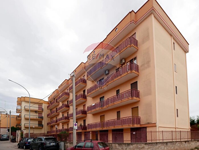 Appartamento trilocale in vendita in Via Giugno, Toritto