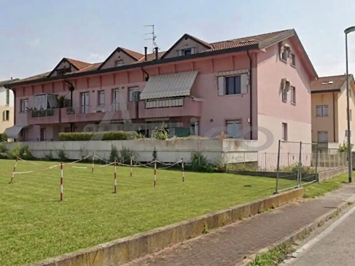 Appartamento con 5 locali in vendita in Via Leopoldo Baruchello Ro, Rovigo