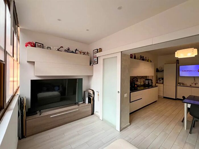 Appartamento trilocale in vendita in Via dei Pini, Pieve Emanuele