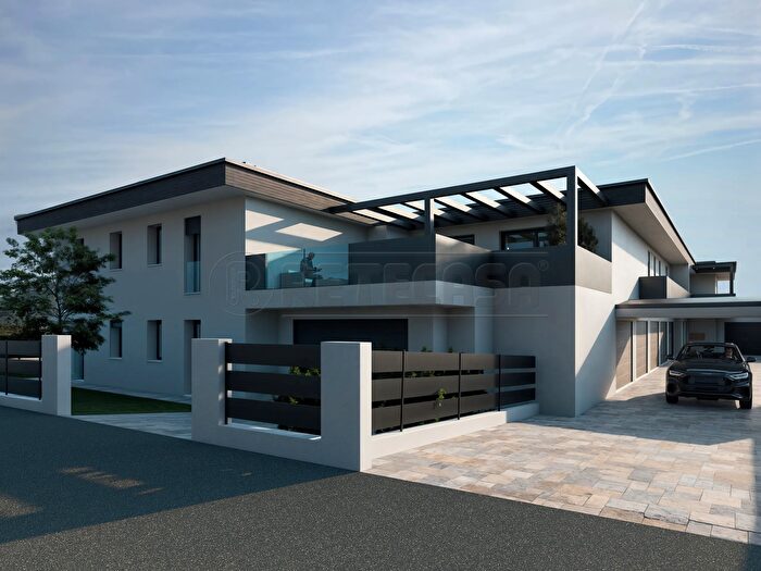 Appartamento con 7 locali in vendita in Via Monte Corno, Caldogno