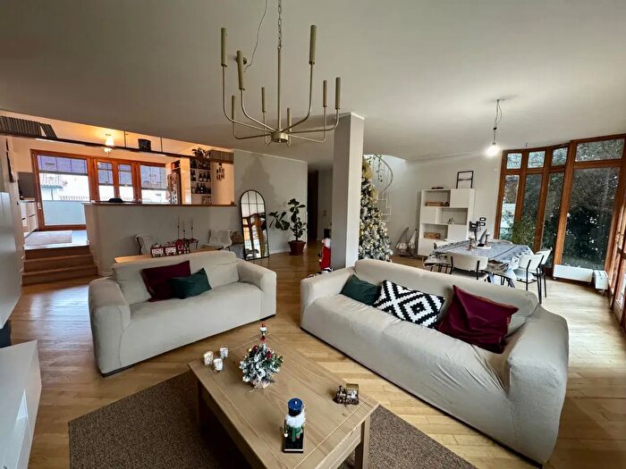 Casa con 6 locali in vendita in Via Martin Luther King, Este