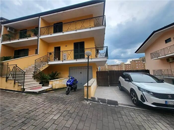 Casa con 8 locali in vendita in Pontecorvo