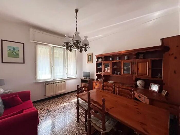 Appartamento quadrilocale in vendita in Via Giovanni Arrivabene, Genova
