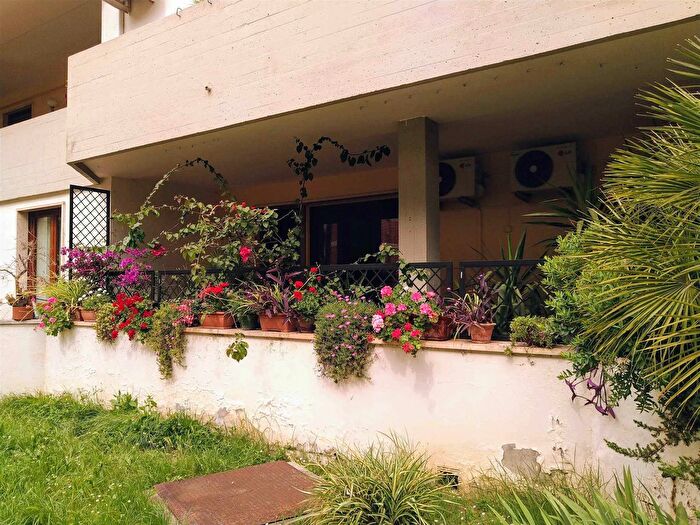 Appartamento con 6 locali in vendita in Campi Bisenzio