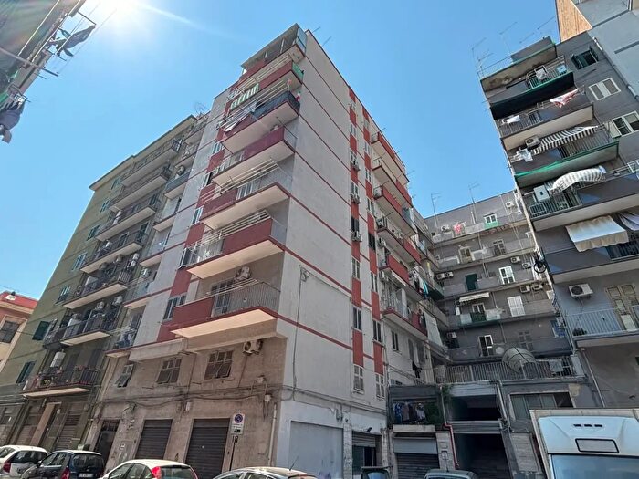 Appartamento trilocale in vendita in Via Flli Mellone a, Taranto
