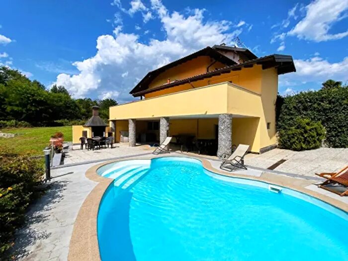 Casa con 5 locali in vendita in Via Camponuovo, Baveno