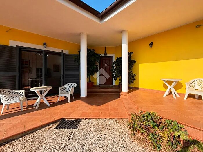 Casa con 5 locali in vendita in Via Bertonia, Sezze