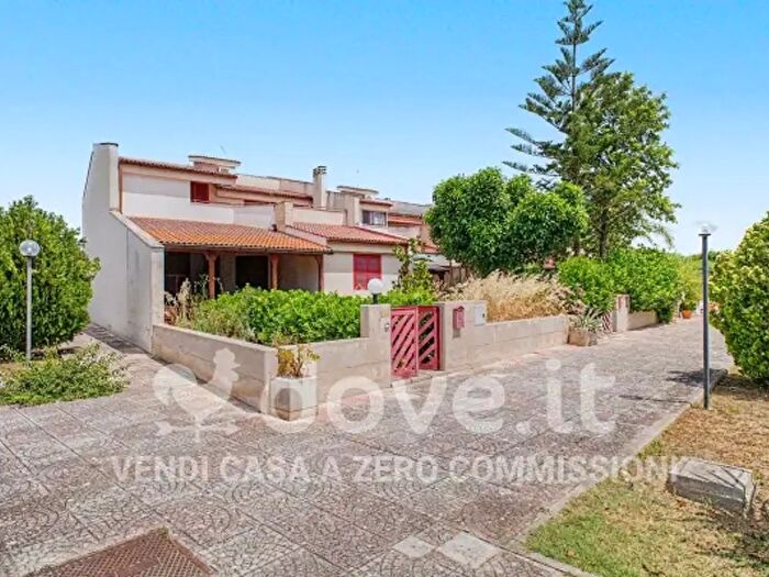 Casa con 6 locali in vendita in Via Lago di Piediluco, Taranto