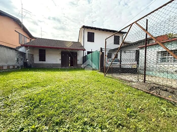 Casa trilocale in vendita in Via Solferino, Castelleone