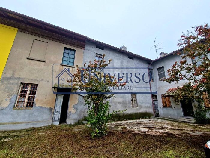 Casa con 8 locali in vendita in SpCornale E Bastida, Cornale e Bastida