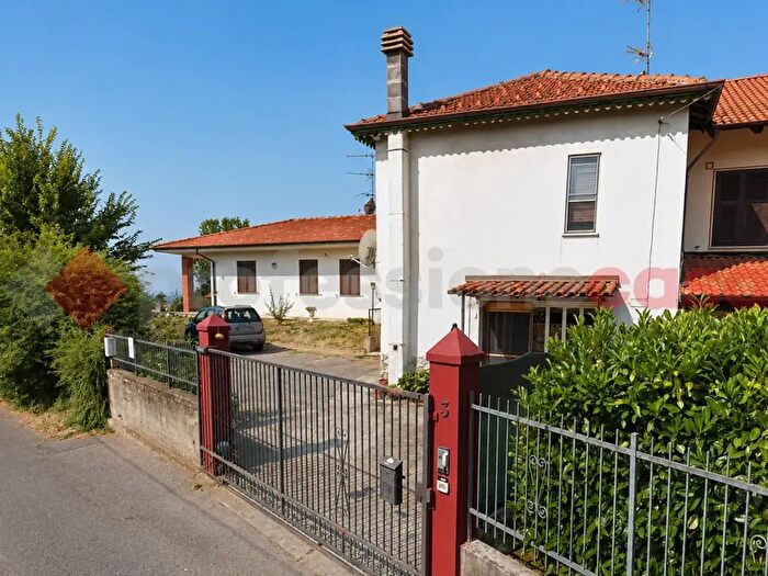Casa con 6 locali in vendita in Strada Vicinale Cascinette, Tortona