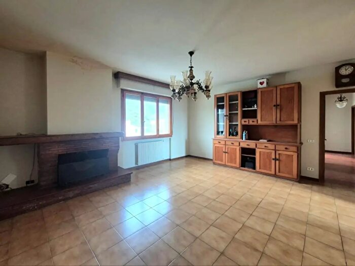 Appartamento con 5 locali in vendita in Capannori