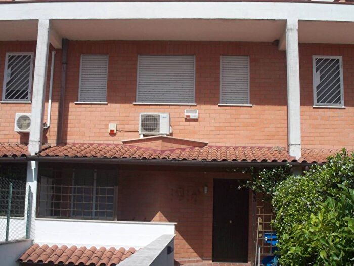 Casa con 5 locali in affitto in Via Berlino, Inghilterra Zona, Aprilia