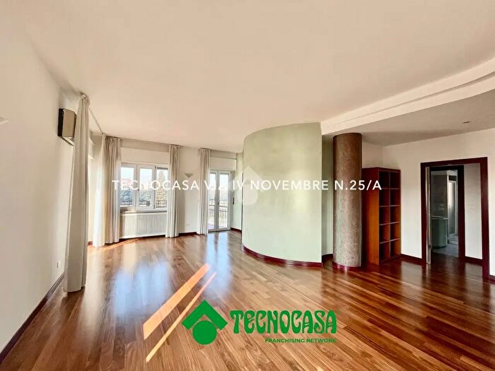 Appartamento quadrilocale in affitto in Via Uberti, Verona