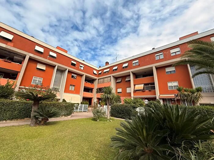 Appartamento quadrilocale in vendita in Via Padre Massaruti, Roma