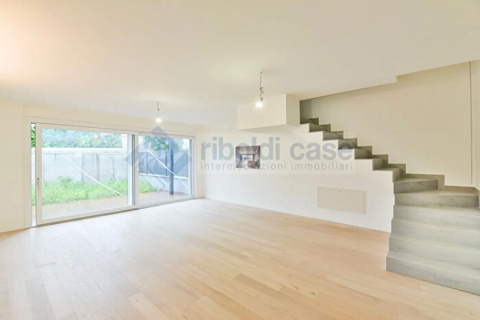 Casa quadrilocale in vendita in Seregno