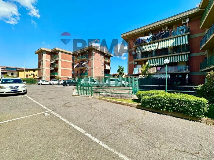 Appartamento con 5 locali in vendita in Via Gaetano Donizetti, San Giovanni La Punta
