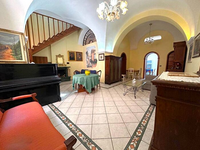 Appartamento quadrilocale in affitto in Via Faustina, Gaeta