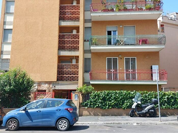 Appartamento bilocale in affitto in Via della Farnesina, Camilluccia Farnesina, Roma