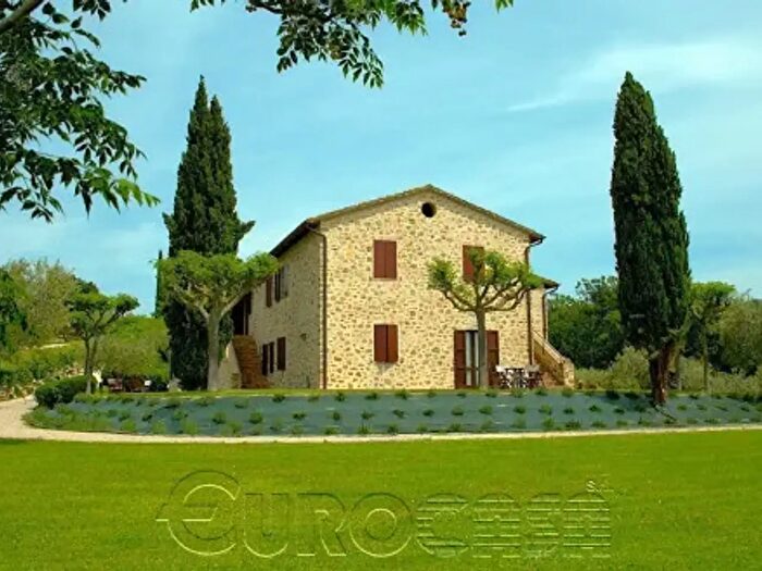 Casa con 6 locali in vendita in Assisi