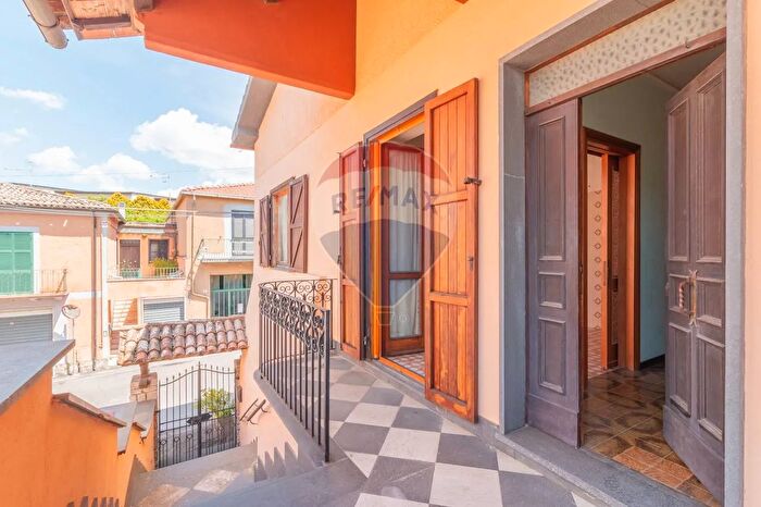 Casa quadrilocale in vendita in Via Roma, Ischia Di Castro