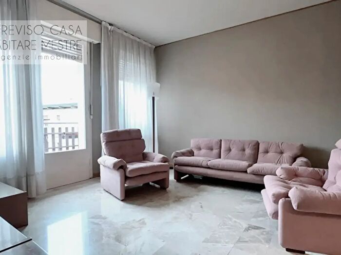 Appartamento trilocale in affitto in Via Barbaro, Treviso