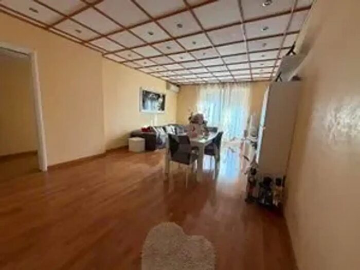 Appartamento trilocale in vendita in Via Oliveri, Roma