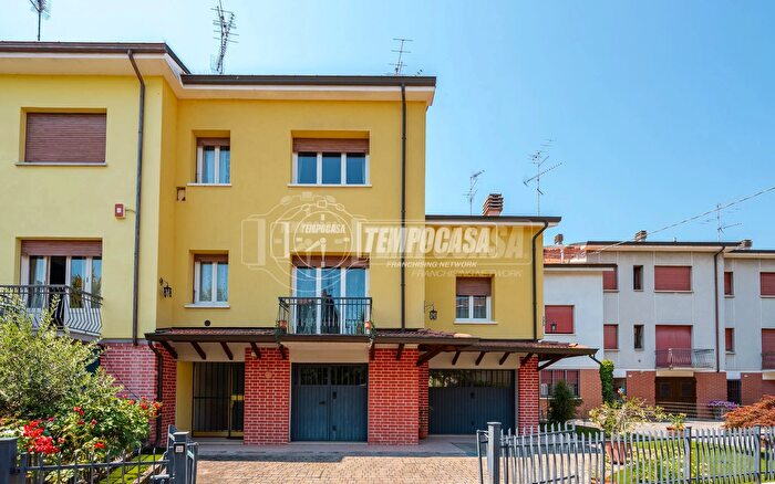 Casa quadrilocale in vendita in Via Milazzo, Scandiano